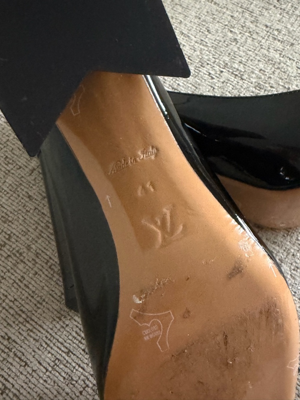 Louis Vuitton Black Patent Leather Block Heel Pumps with Gold LV Accent - Picture 6 of 7